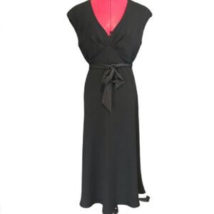 Jones New York Dress Women’s Size 10 Black Long Length V-Neck Sleeveless